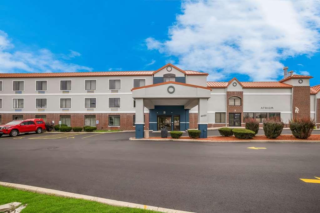 Suburban Studios Milwaukee Airport Ngoại thất bức ảnh