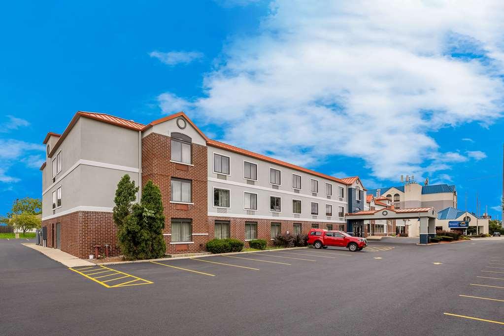 Suburban Studios Milwaukee Airport Ngoại thất bức ảnh